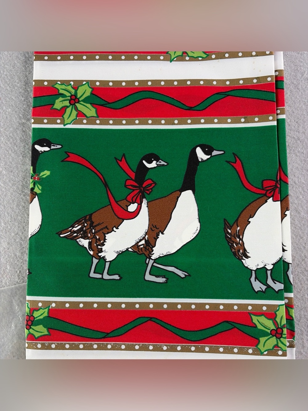 VINTAGE CHRISTMAS GOOSE HOLIDAY HOLLY SHOWER CURTAIN 66" X 70" GRANDMA COTTAGE